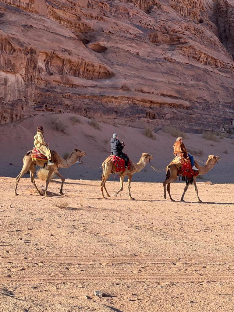 Scarlet Luxury Camp Wadi Rum Exterior foto