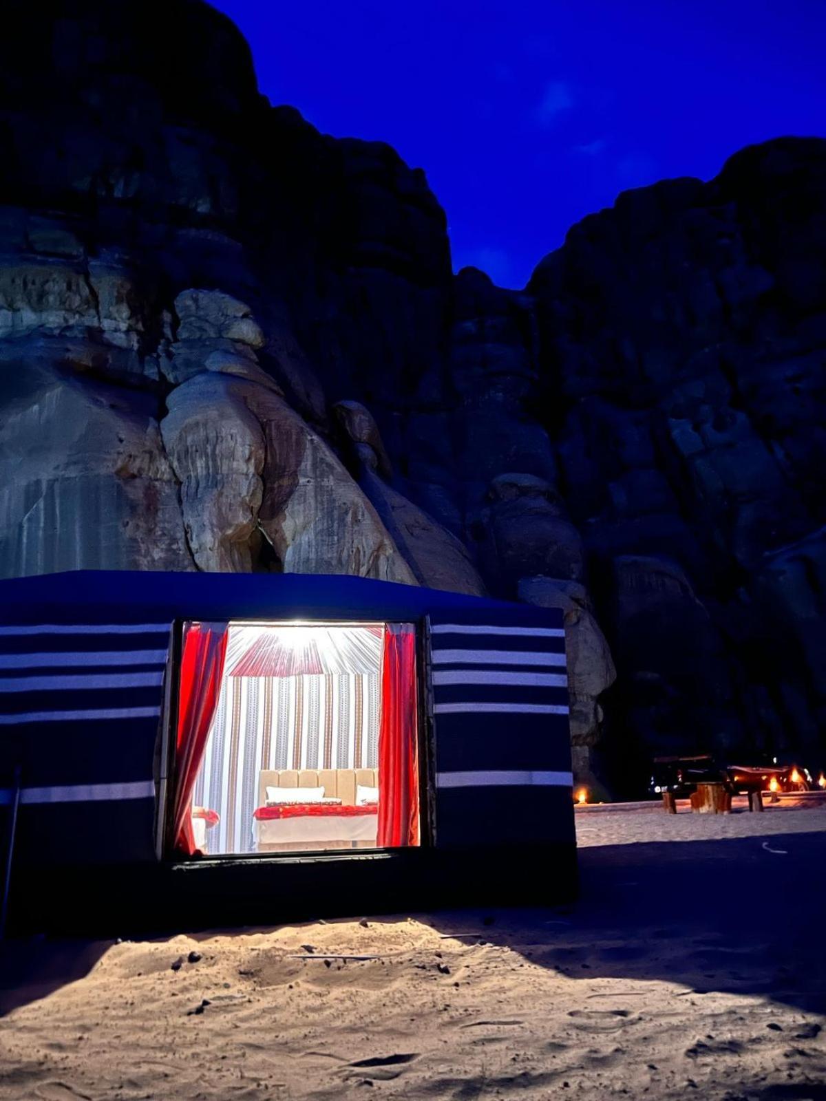 Scarlet Luxury Camp Wadi Rum Exterior foto